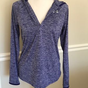 Under Armor dry fit hoodie. Size SM. EUC